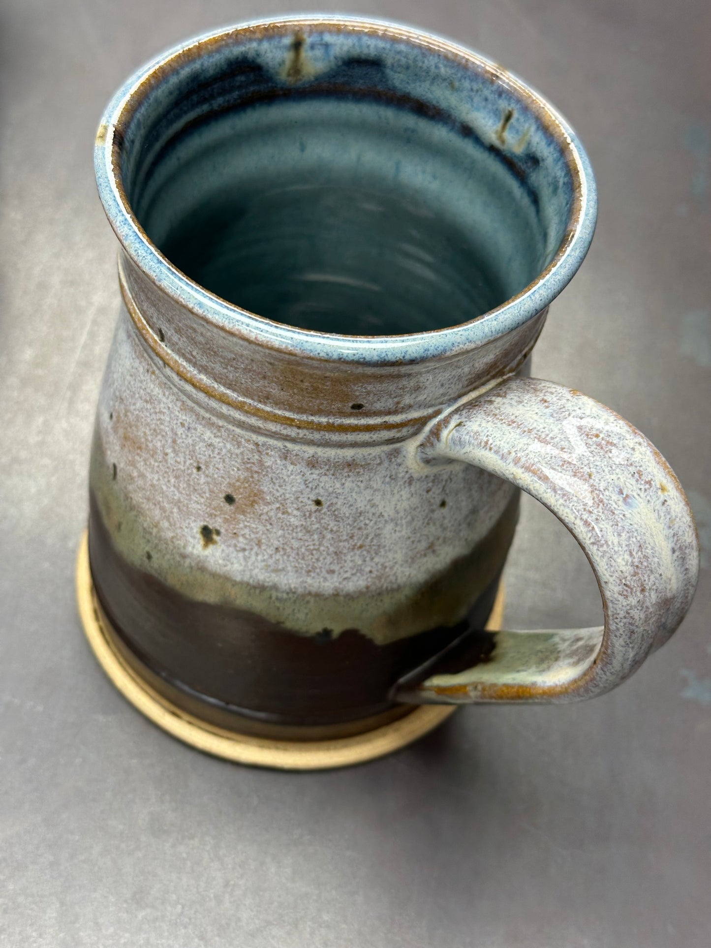 Brown Transition to Rustic White Pottery Tankard (TS0102)